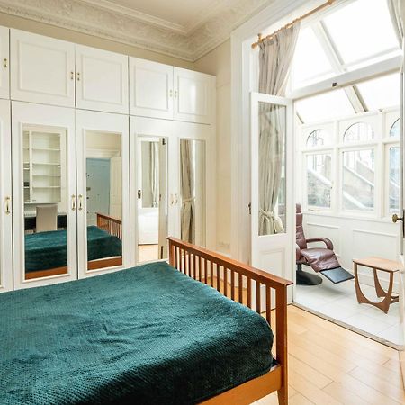 Апартаменты Four Beds By The Station Лондон Экстерьер фото